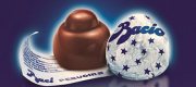 E che San Valentino sia: "Chi ama, Baci"