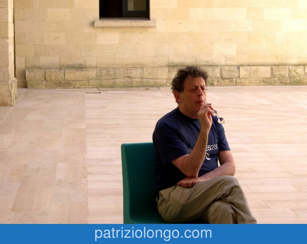 L'intervista di Patrizio Longo a Philip Glass per La Notte della Taranta. Il compositore racconta la propria storia tra musica elettronica e sperimentazione classica
