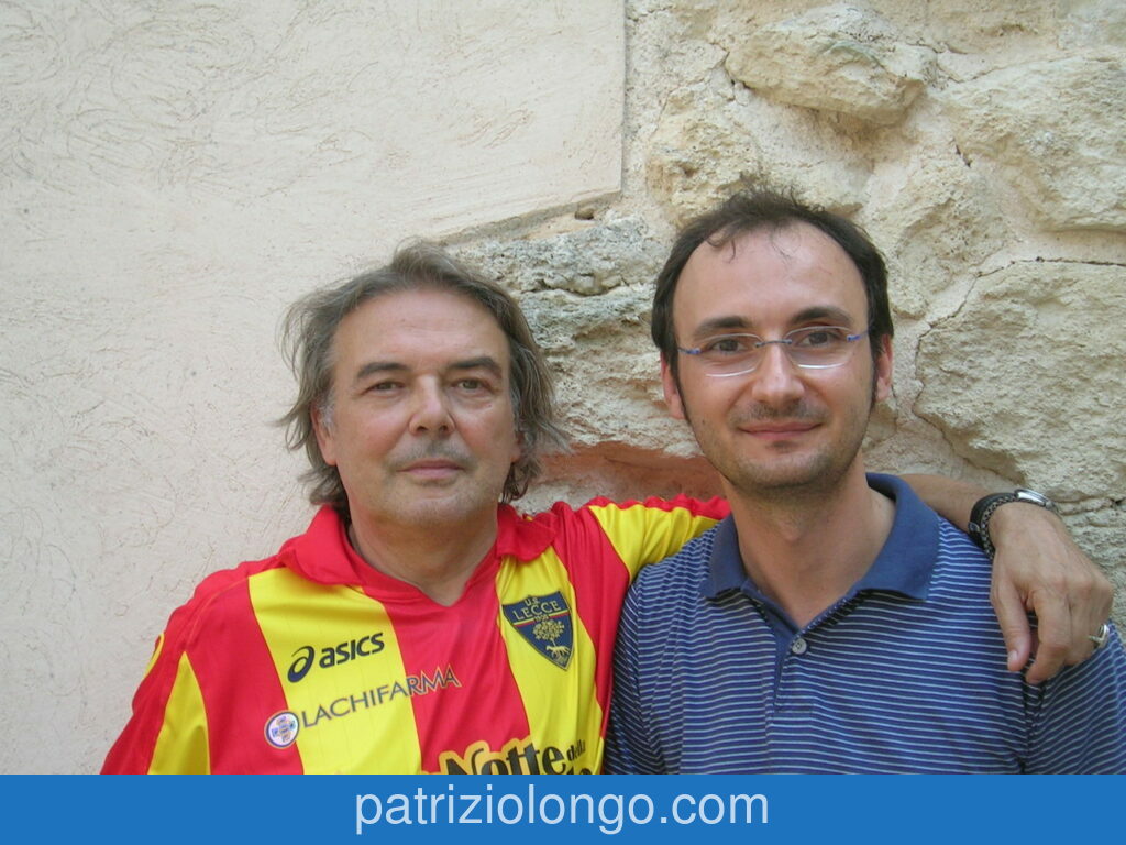 Mauro Pagani alla Notte Della Taranta con la t-shirt Unione Sportiva Lecce