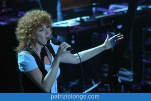 fiorella-mannoia-lecce-10-09-05.jpg