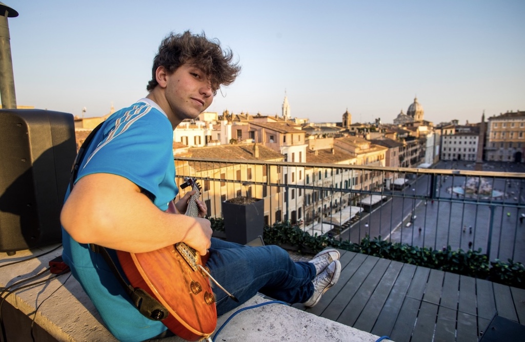Jacopo Mastrangelo dai balconi di Roma al tempo della Pandemia