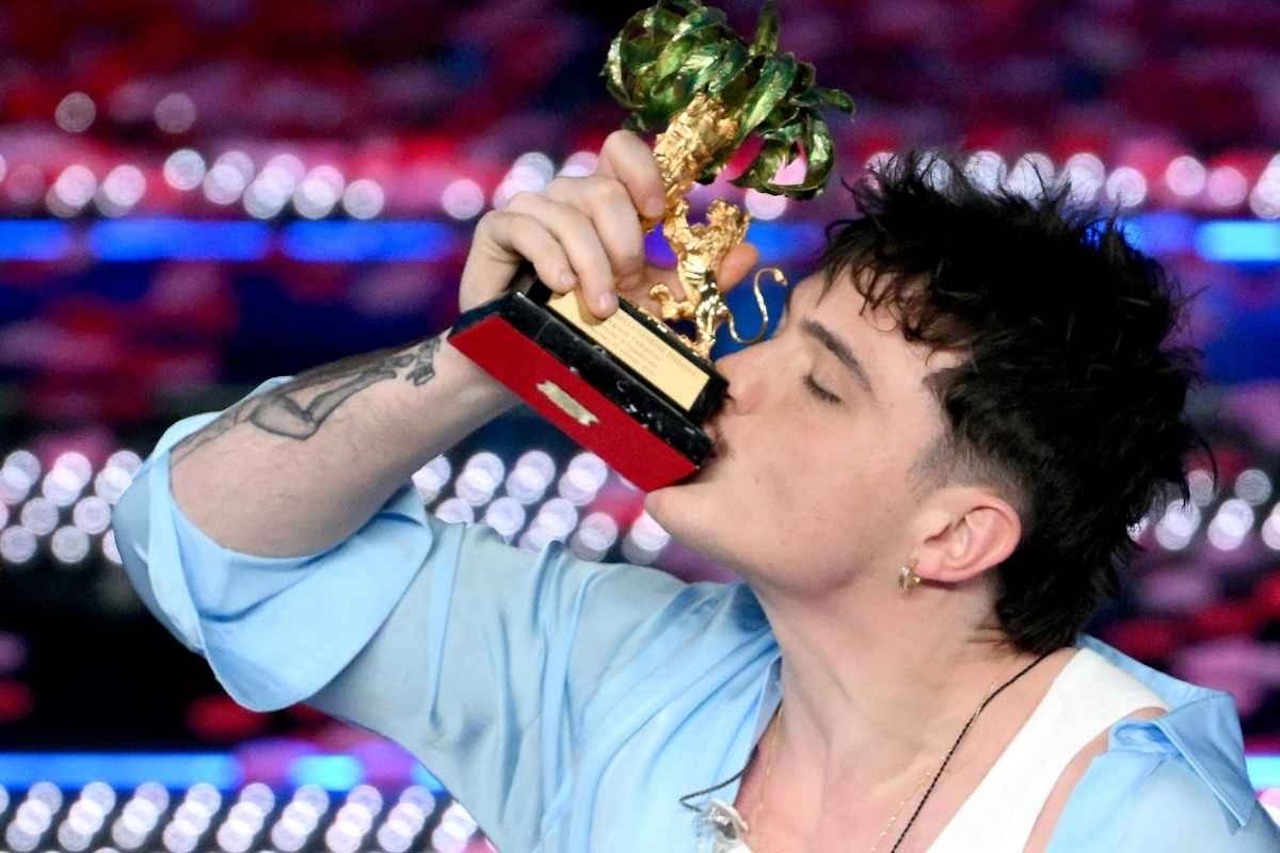 Festival di Sanremo 2025: Olly trionfa tra emozioni e polemiche, ma è bufera