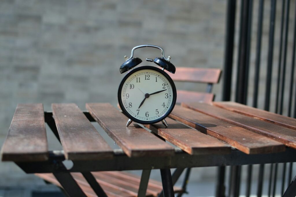 Sedia con orologio